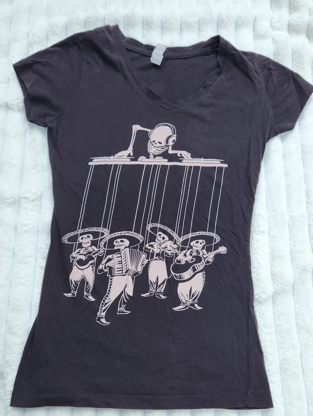 Black Night Owl Ink Graphic Tee with Skeleton Mariachi Print - women's Small
